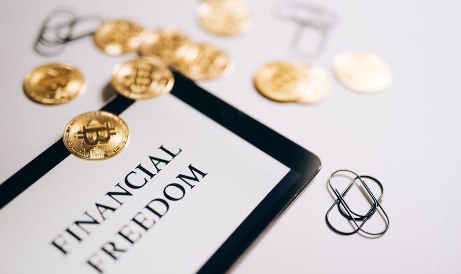 Financial Freedom: Steps to Build Savings, Reduce Debt, and Grow Wealth