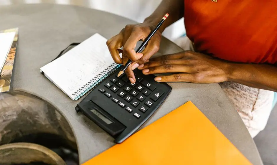 Roth IRA Calculator: Estimate Growth and Tax-Free Income Roth IRA Calculator: Estimate Retirement Growth, Contributions, and Tax-Free Income