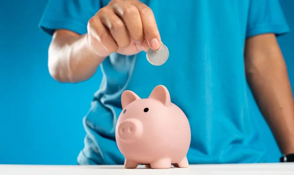 Savings Account Rates: How APY, Interest, and Fees Affect Your Returns