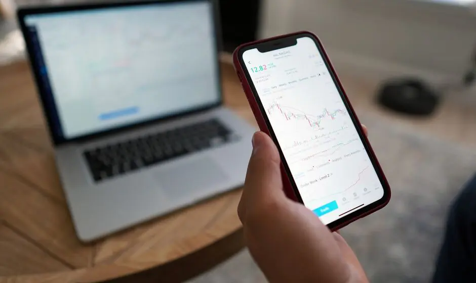 Online Brokerage: Compare Platforms, Fees and Investment Tools