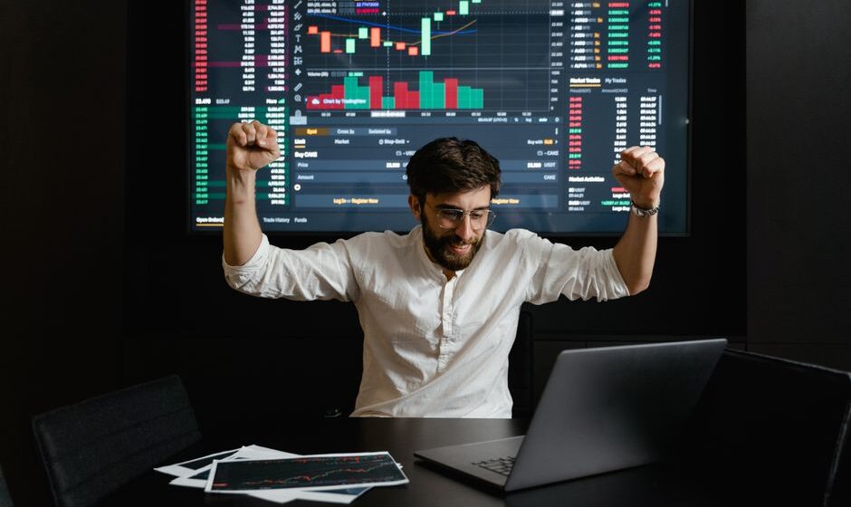 Market Sentiment: How Investor Psychology Influences Prices and Trends